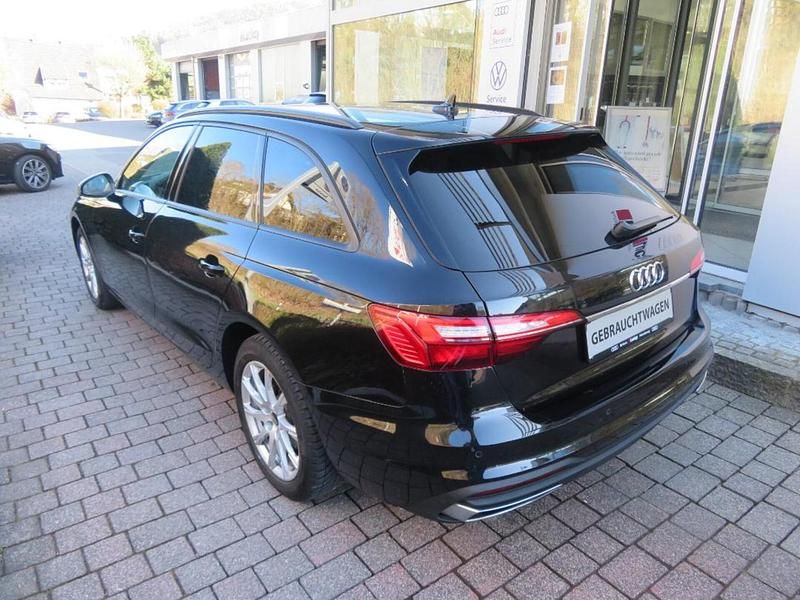 Gebraucht Audi A4 150 PS (110 kW) 2022 Schwarz Kombi