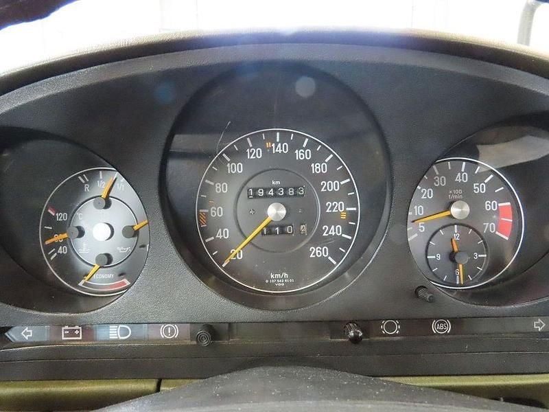 Gebraucht Mercedes SL500 231 PS (169 kW) 1982 Grün Cabrio