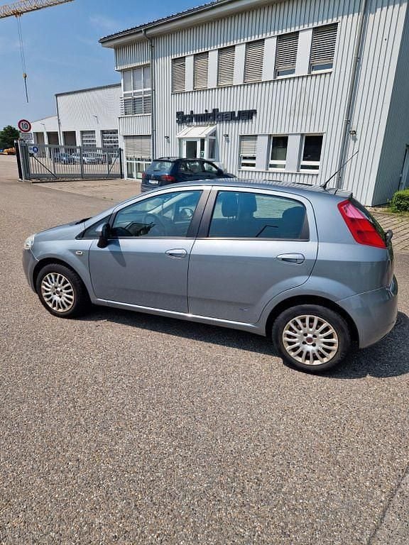 Gebraucht Fiat Punto Dynamic 77 PS (56 kW) 2009 Blau Kleinwagen