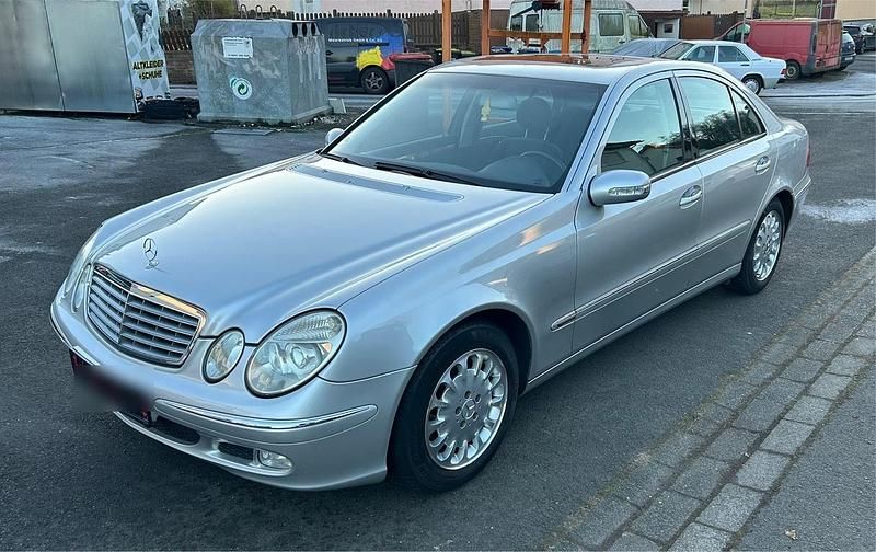 Gebraucht Mercedes E200 Elegance 122 PS (89 kW) 2004 Silber Limousine
