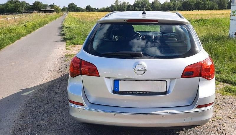 Gebraucht Opel Astra Selection 110 PS (80 kW) 2015 Grau Kombi