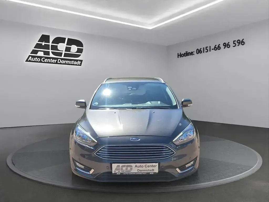 Gebraucht Ford Focus Titanium 120 PS (88 kW) 2018 Grau Kombi
