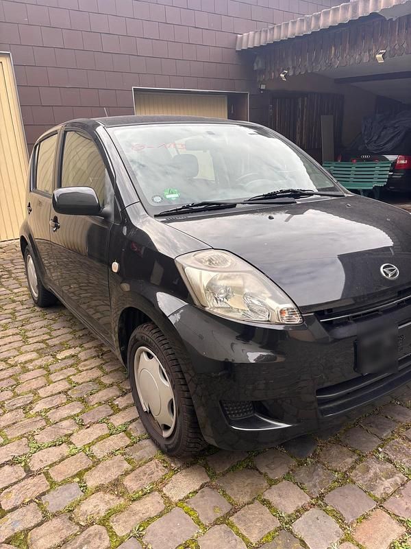 Schwarz Gebraucht 2009 Daihatsu Sirion Kleinwagen | 1.000 € (Superpreis) - Bild 1/4