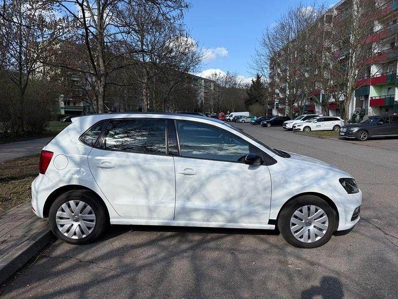 Gebraucht VW Polo 90 PS (66 kW) 2014 Weiß Limousine