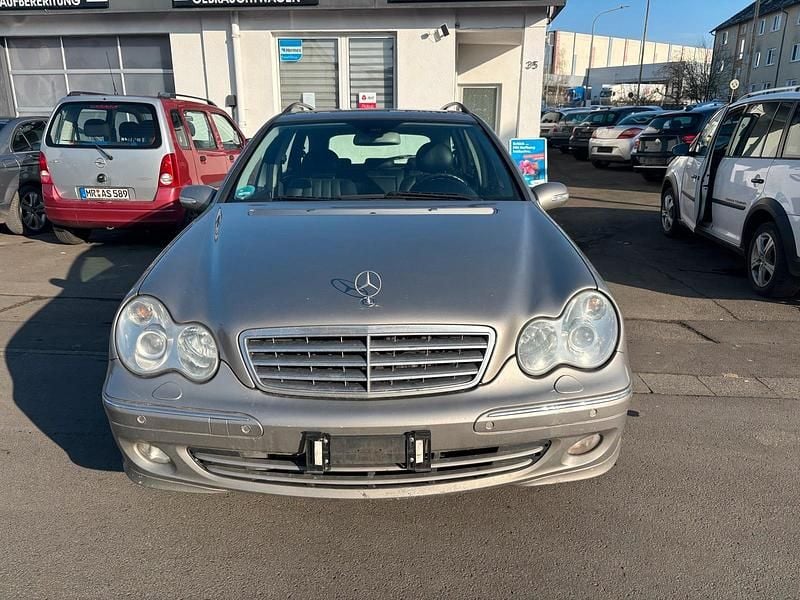 Grau Gebraucht 2004 Mercedes C320 Kombi | 2.200 € - Bild 1/4