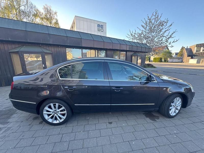 Gebraucht VW Passat Highline 177 PS (130 kW) 2010 Braun Limousine