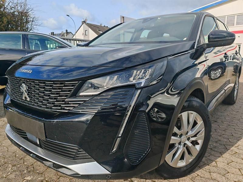 Gebraucht Peugeot 5008 131 PS (96 kW) 2022 Schwarz SUV