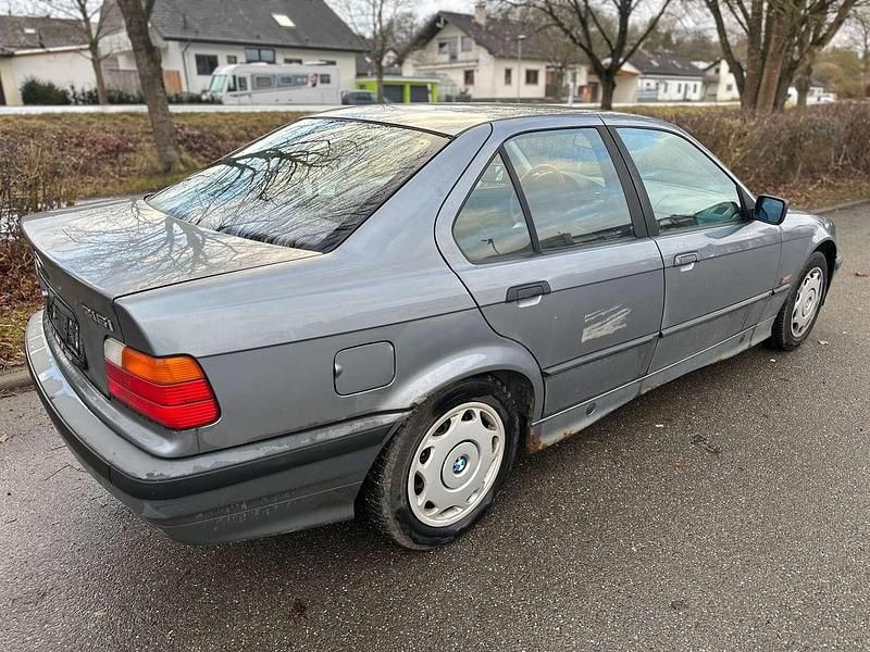 Gebraucht BMW 316 102 PS (75 kW) 1995 Grau Limousine