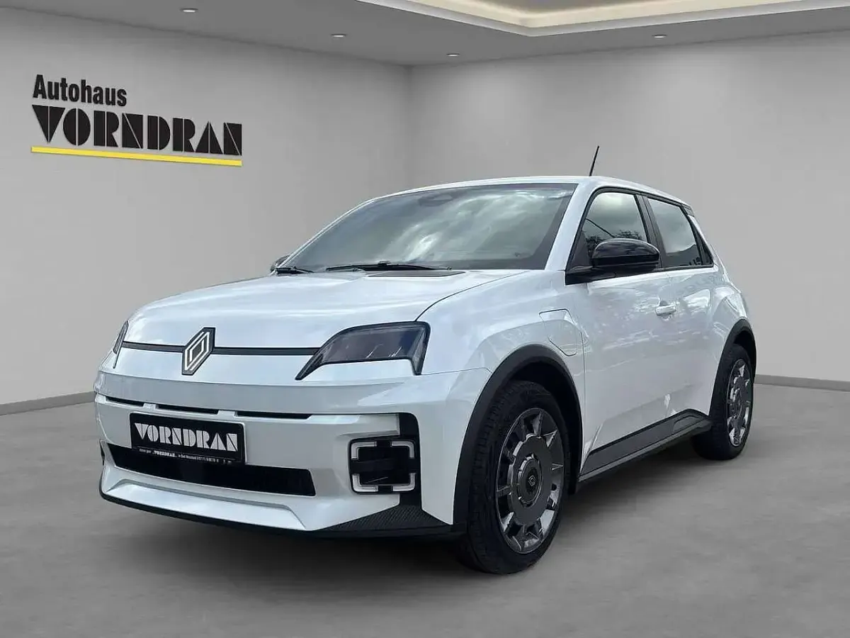 Ny Renault 5 E-Tech Evolution 89 kW (122 HK) 2025 Hvid Sedan