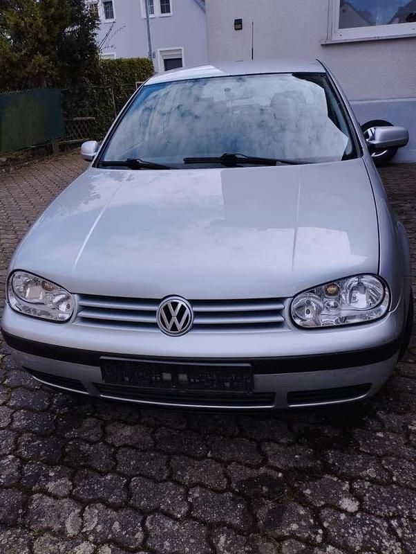 Grau Gebraucht 2002 VW Golf IV Pacific Limousine | 2.500 € (Fairer Preis) - Bild 1/4