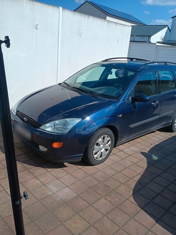 Gebraucht Ford Focus Ghia 116 PS (85 kW) 1999 Blau Kombi