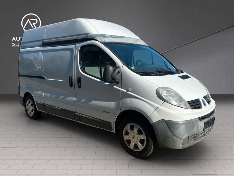 Gebraucht Renault Trafic 114 PS (83 kW) 2011 Weiß Van / Kleinbus