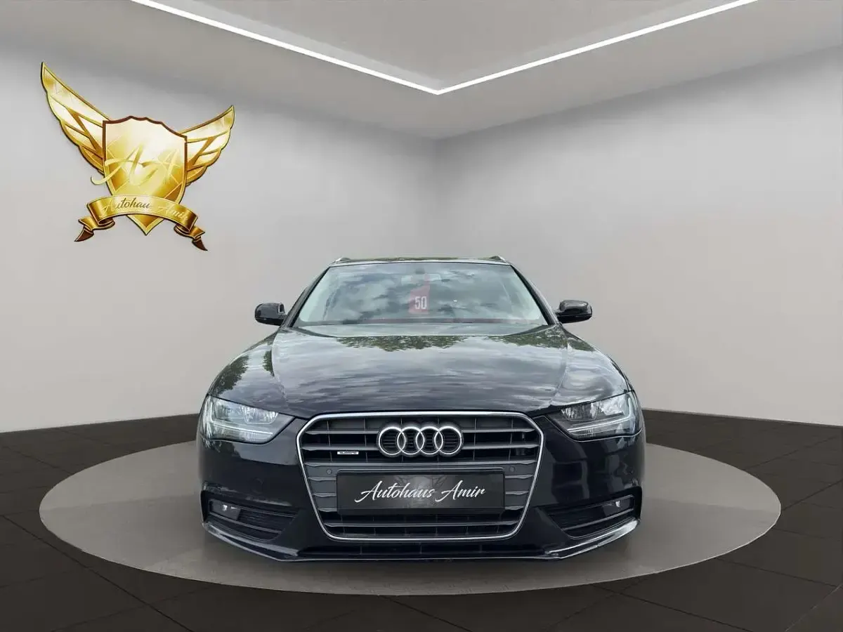 Gebraucht Audi A4 Ambiente 190 PS (139 kW) 2014 Mythosschwarz metallic Kombi