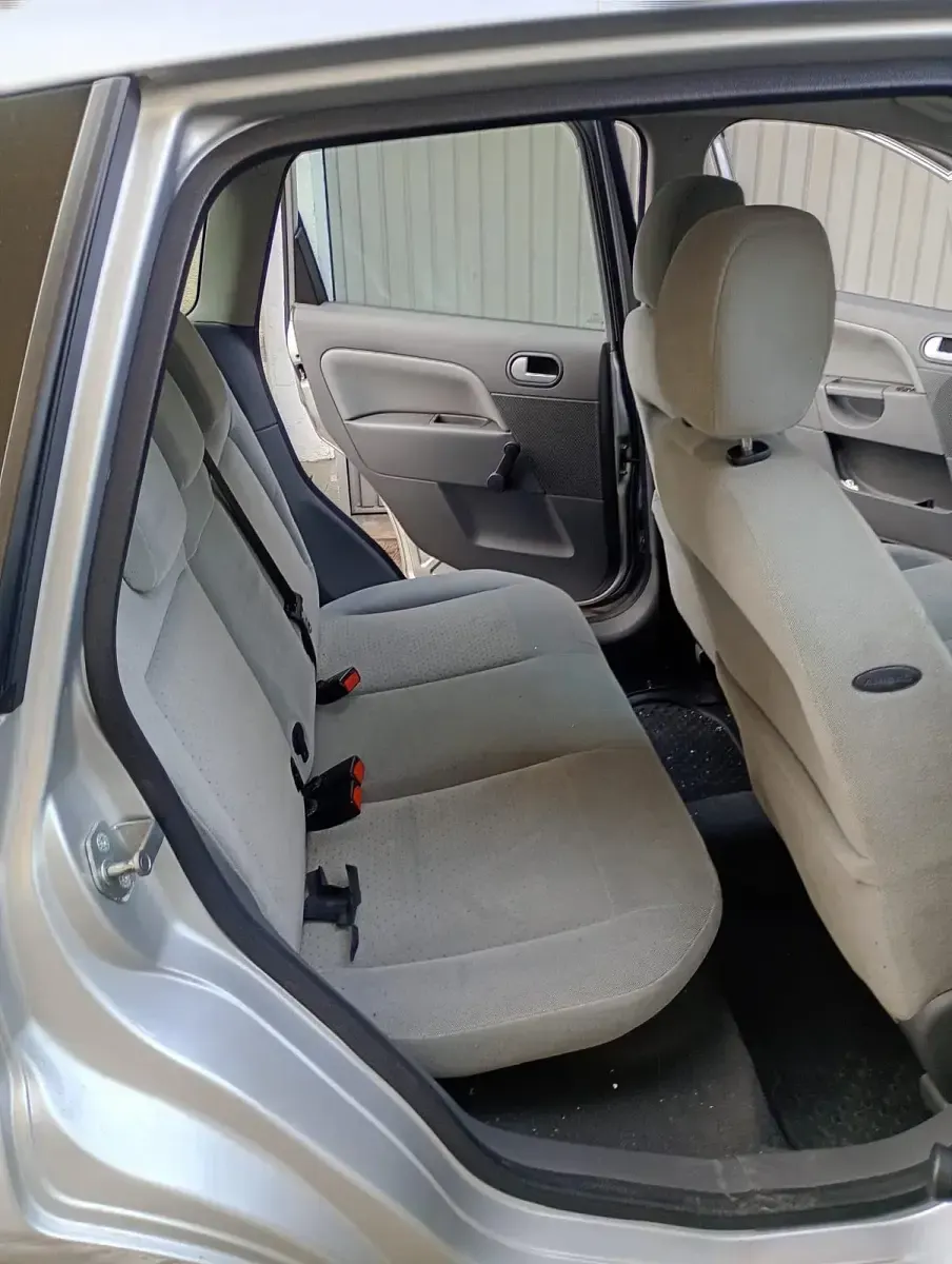 Gebraucht Ford Fiesta 65 PS (47 kW) 2002 Grau Kleinwagen