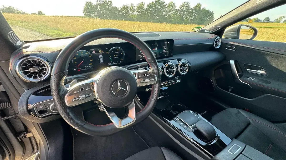 Gebraucht Mercedes CLA220 190 PS (139 kW) 2021 Grau Coupé