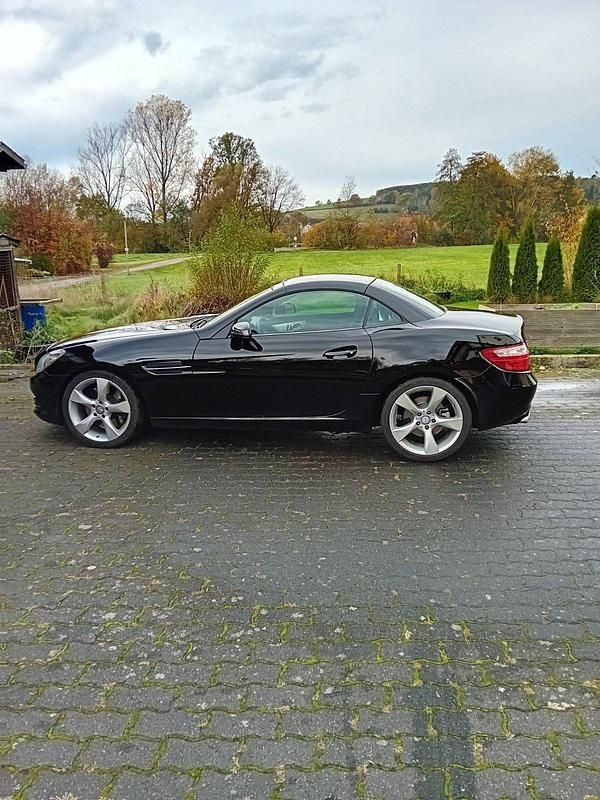 Gebraucht Mercedes SLK350 306 PS (225 kW) 2014 Schwarz Cabrio