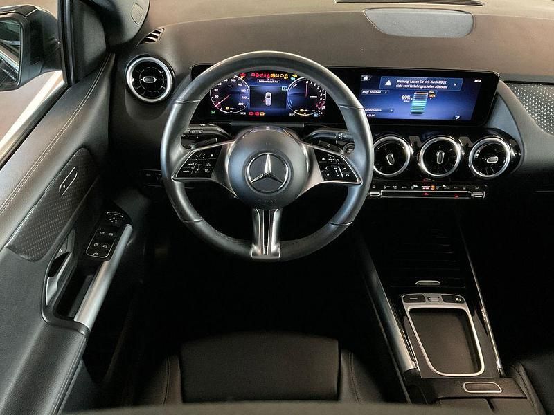 Gebraucht Mercedes B250 Progressive 163 PS (119 kW) 2024 Nachtschwarz  unilack Kleinwagen