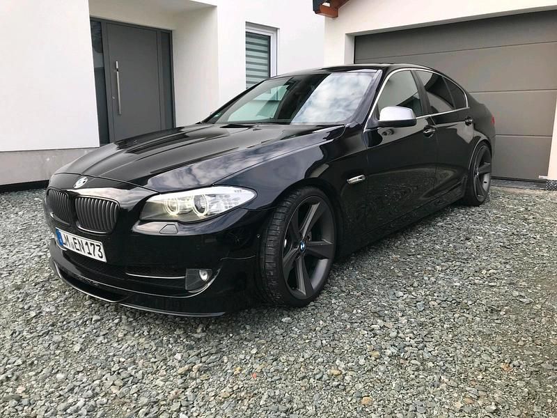Gebraucht BMW 520 184 PS (135 kW) 2010 Schwarz Limousine