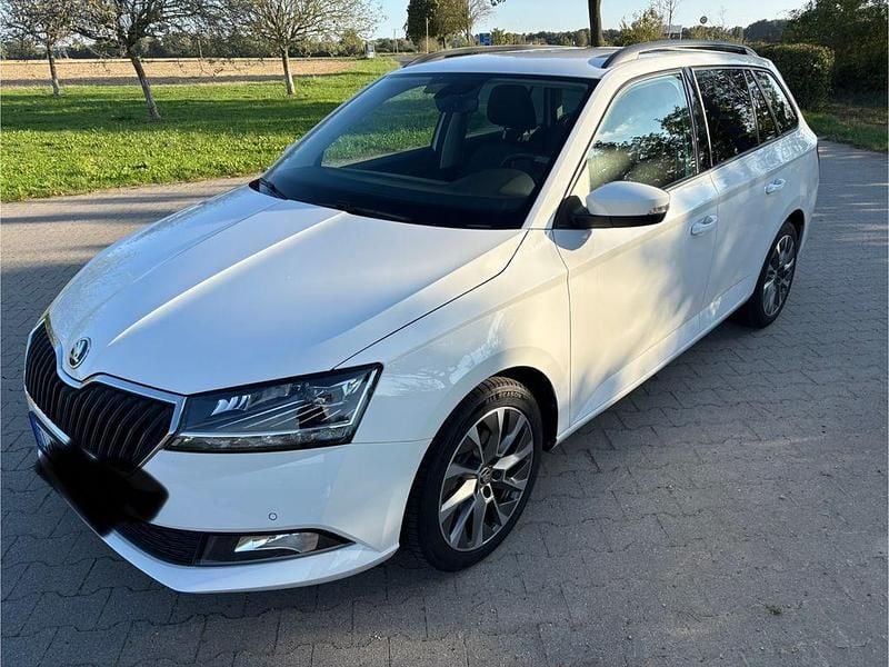 Weiß Gebraucht 2022 Skoda Fabia Best of Kleinwagen | 13.900 € (Superpreis) - Bild 1/4
