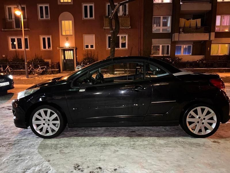 Schwarz Gebraucht 2011 Peugeot 207 CC Cabrio | 2.299 € (Superpreis) - Bild 1/4