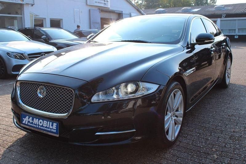 Schwarz Gebraucht 2012 Jaguar XJ Portfolio Limousine | 8.999 € (Superpreis) - Bild 1/4