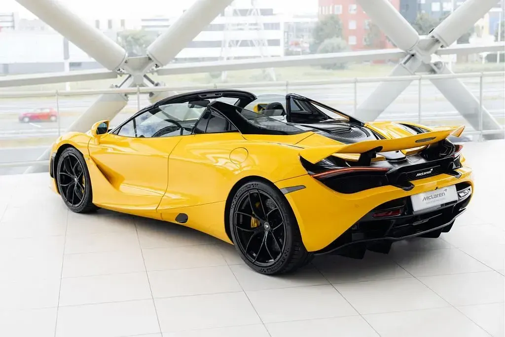 Gebraucht McLaren 720S 721 PS (530 kW) 2021 Gelb Cabrio