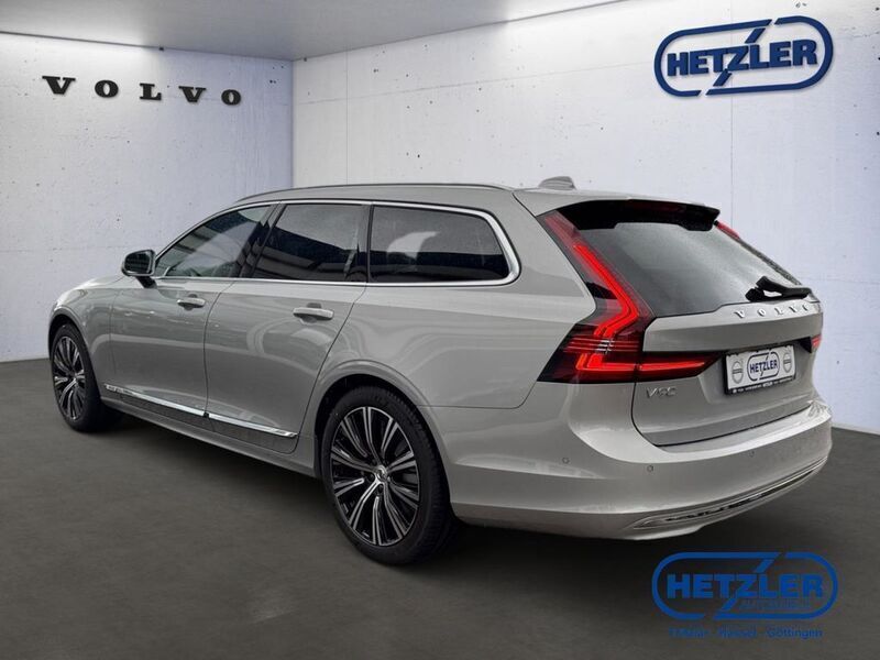 Gebraucht Volvo V90 Ultimate 197 PS (144 kW) 2023 Silver dawn / metallic Kombi