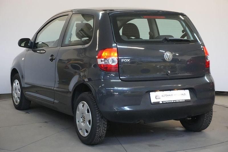 Gebraucht VW Fox 54 PS (39 kW) 2005 Grau Kleinwagen