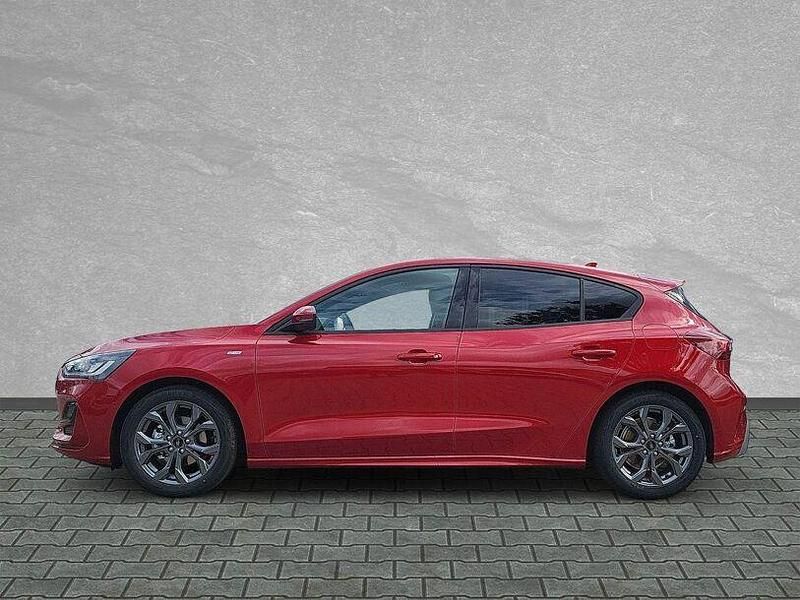 Neu Ford Focus ST-Line 155 PS (114 kW) 2025 Fantastic red metallic Limousine