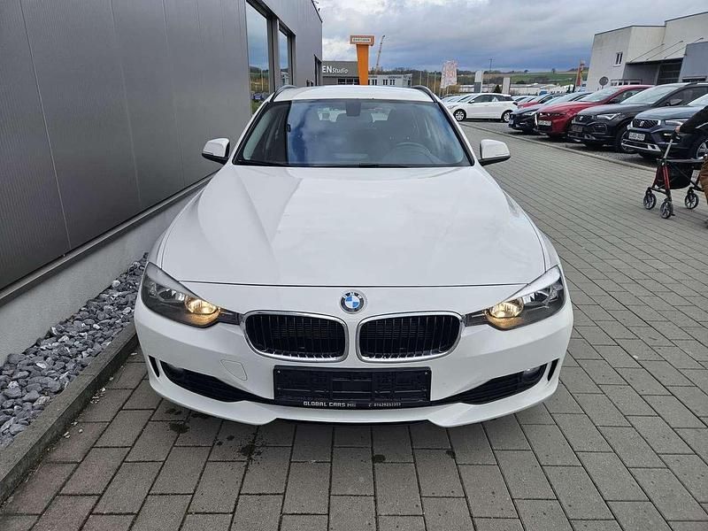 Gebraucht BMW 318 143 PS (105 kW) 2014 Alpinweiss iii Kombi