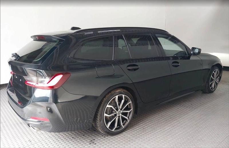 Gebraucht BMW 320 Sport Line 190 PS (139 kW) 2023 Schwarz Limousine