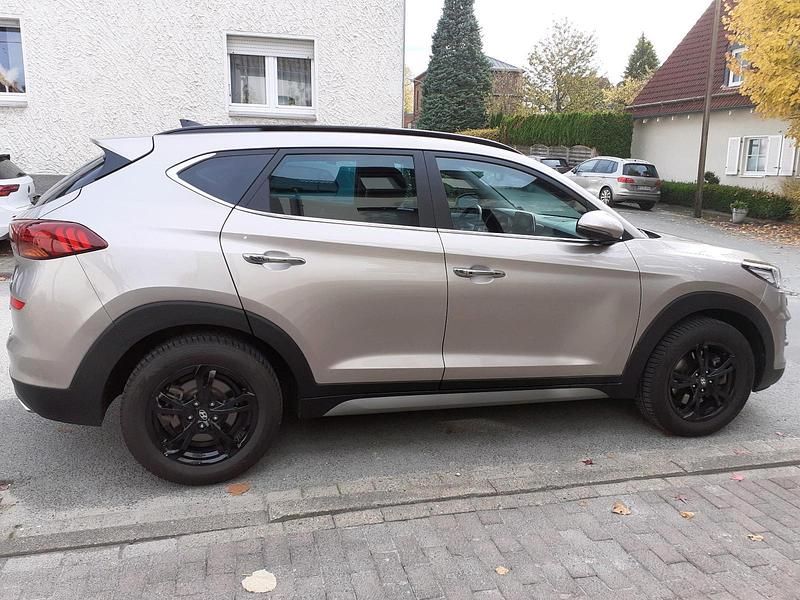 Andere farben Gebraucht 2019 Hyundai Tucson Premium SUV | 21.000 € (Fairer Preis) - Bild 1/4