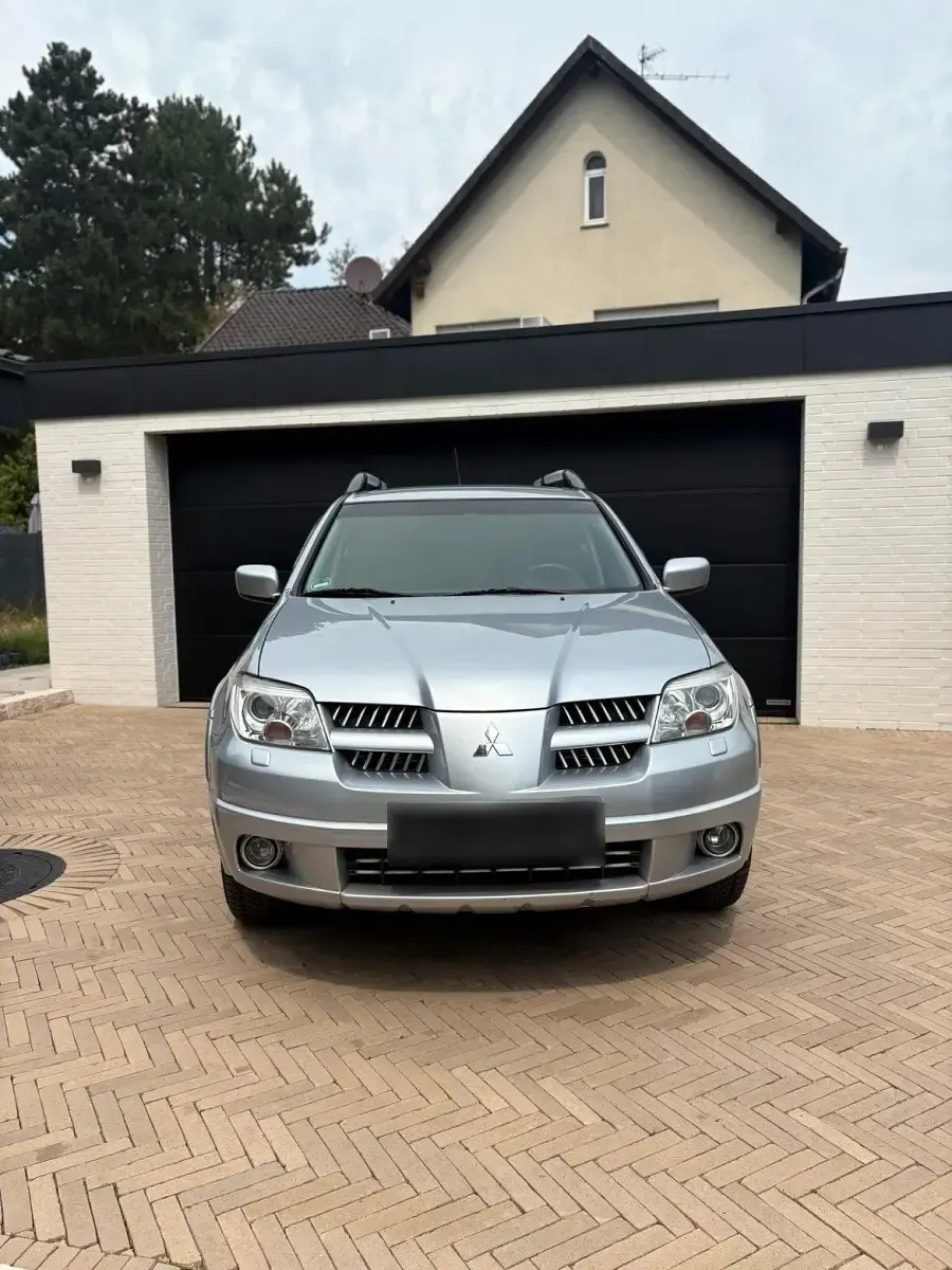 Gebraucht Mitsubishi Outlander 160 PS (117 kW) 2006 Silber SUV