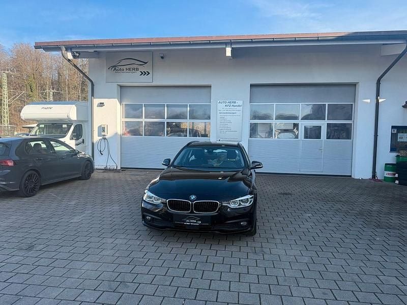 Gebraucht BMW 320 Advantage 190 PS (139 kW) 2018 Schwarz Kombi