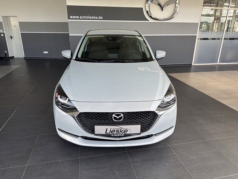 Mondsteinweiß metallic Gebraucht 2021 Mazda 2 Kizoku Kleinwagen | 14.990 € (Guter Preis) - Bild 1/4