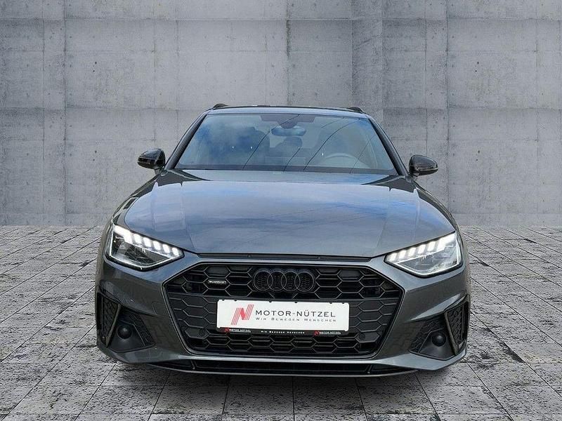 Gebraucht Audi A4 S-Line 204 PS (150 kW) 2023 Daytonagrau perleffekt Kombi