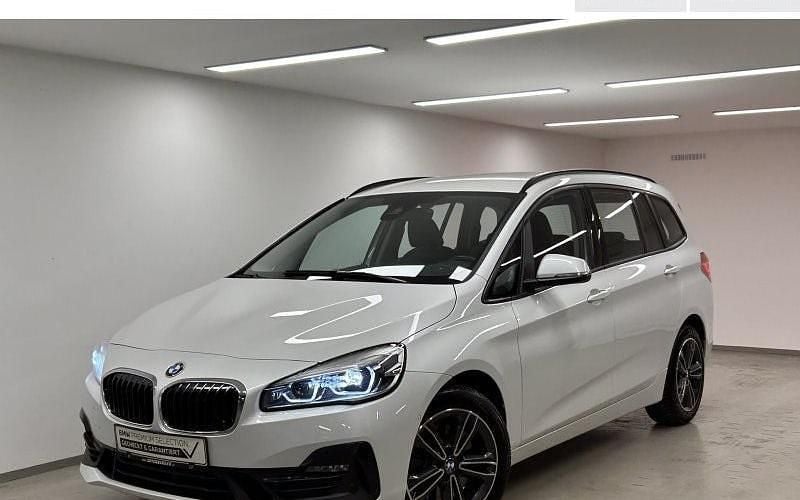 Weiß Gebraucht 2021 BMW 220 Sport Line Kombi | 27.450 € (Fairer Preis) - Bild 1/4