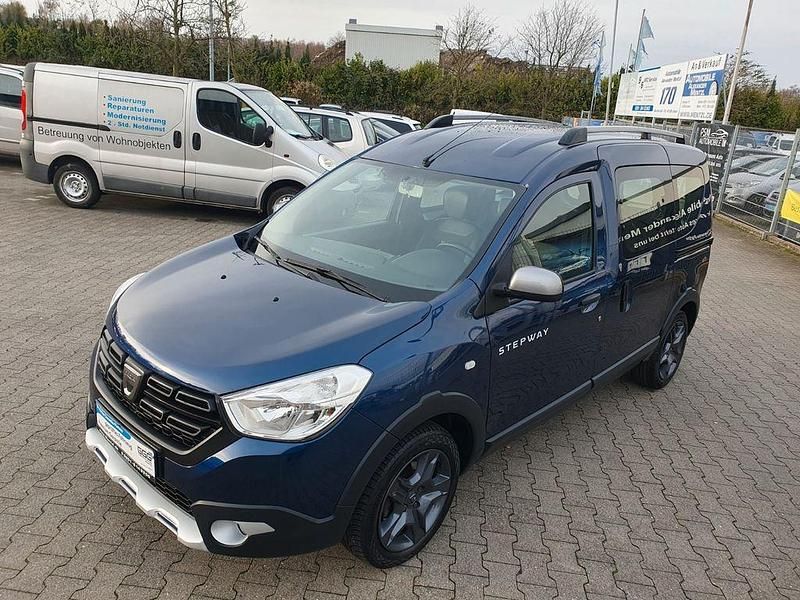Gebraucht Dacia Dokker Celebration 116 PS (85 kW) 2017 Blau Van / Kleinbus