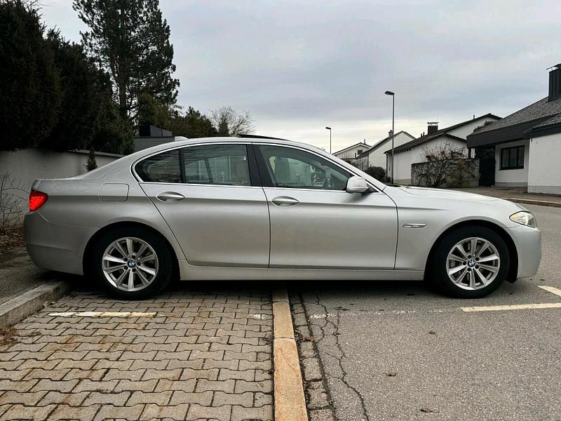 Gebraucht BMW 525 204 PS (150 kW) 2011 Silber Limousine