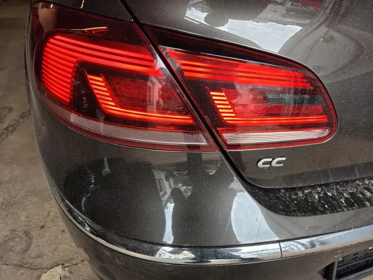 Gebraucht VW Passat 140 PS (102 kW) 2014 Grau Limousine