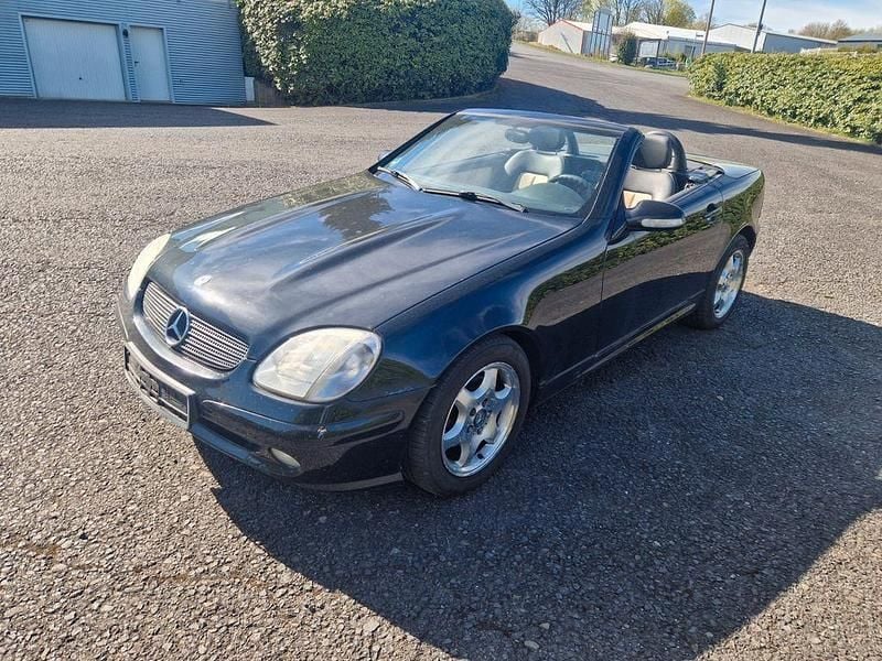 Gebraucht Mercedes SLK230 197 PS (144 kW) 2000 Schwarz Cabrio
