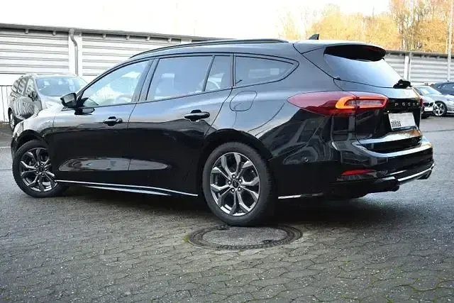 Gebraucht Ford Focus ST-Line X 176 PS (129 kW) 2024 Andere Limousine