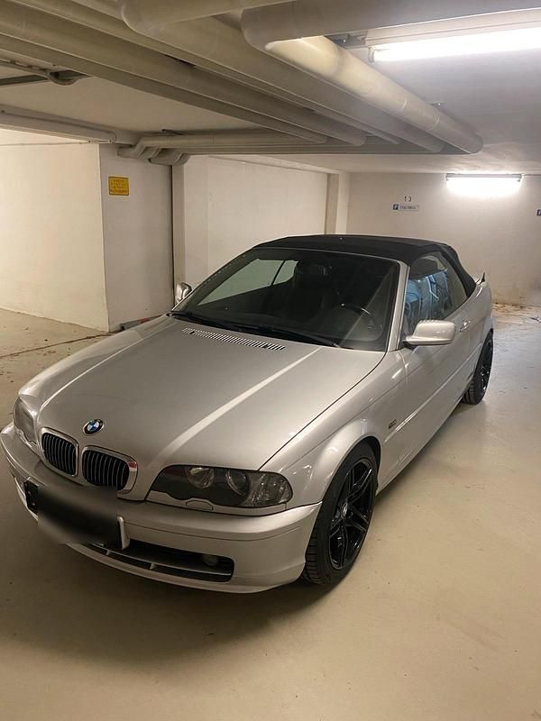 Grau Gebraucht 2011 BMW 320 Cabriolet Cabrio | 6.999 € (Superpreis) - Bild 1/4