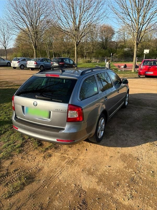 Gebraucht Skoda Octavia 105 PS (77 kW) 2013 Silber Kombi