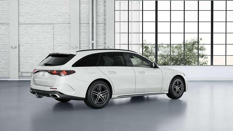 Gebraucht Mercedes E300 AMG 197 PS (144 kW) 2025 Manufaktur lack manufaktur opa Kombi