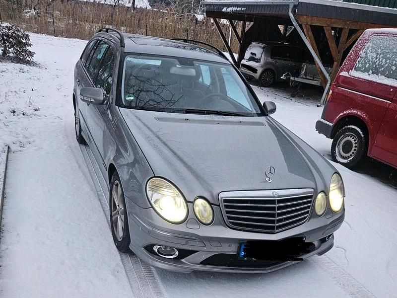 Gebraucht Mercedes E320 224 PS (164 kW) 2009 Grau Kombi