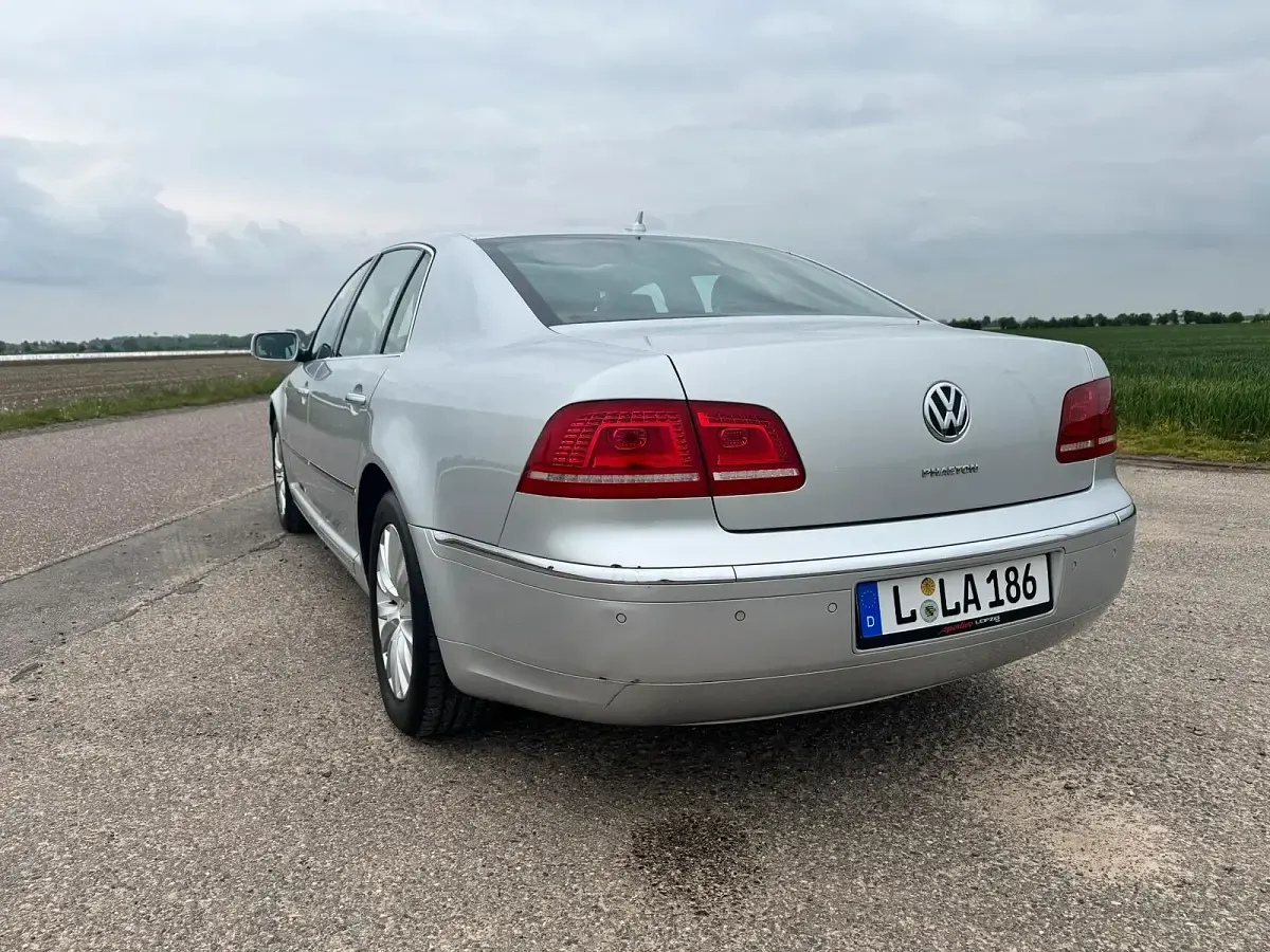 Usata VW Phaeton 240 CV (176 kW) 2010 Argento Berlina