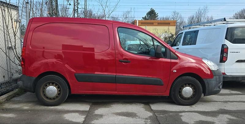 Gebraucht Citroën Berlingo 90 PS (66 kW) 2009 Rot Van / Kleinbus