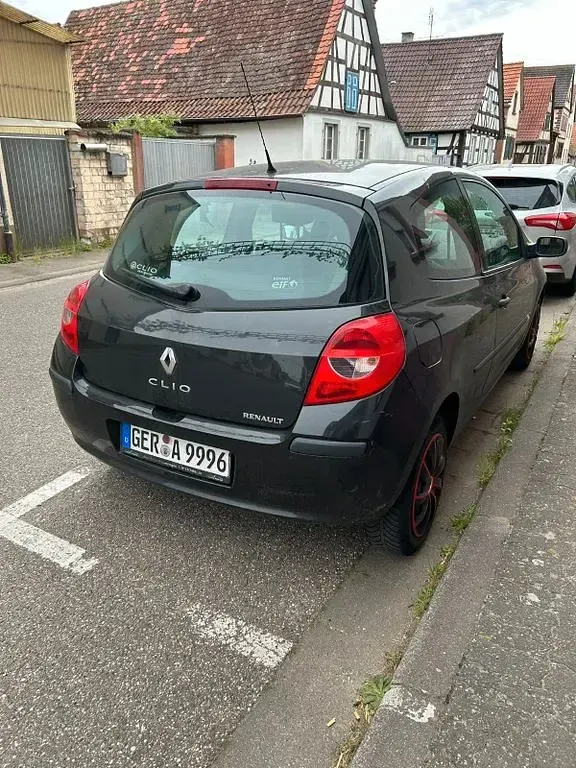 Gebraucht Renault Clio II 75 PS (55 kW) 2007 Schwarz Limousine