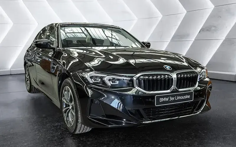 Nowe BMW 320 Advantage 184 KM (135 kW) 2026 Czarny Sedan/Limuzyna